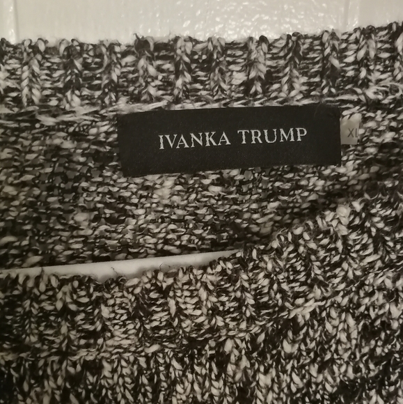 IVANKA TRUMP XL Long sleeve grey mix scoop neck sweater - Picture 3 of 5